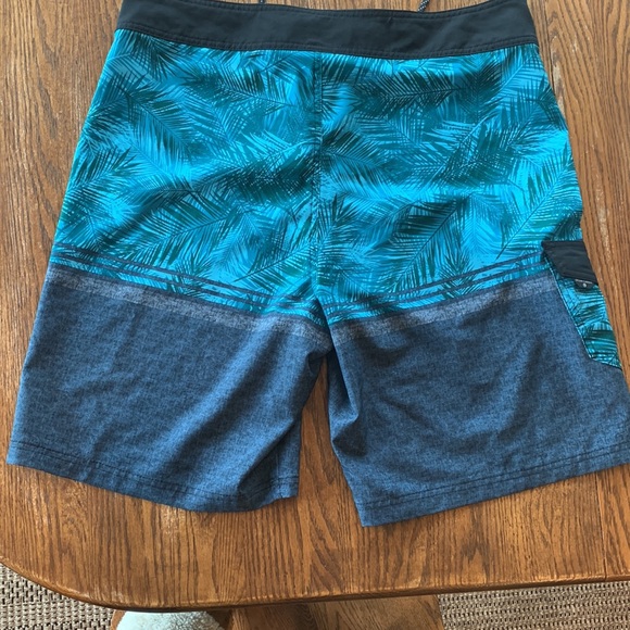 Nwot. Ocean current swim trunks for men - Picture 5 of 8